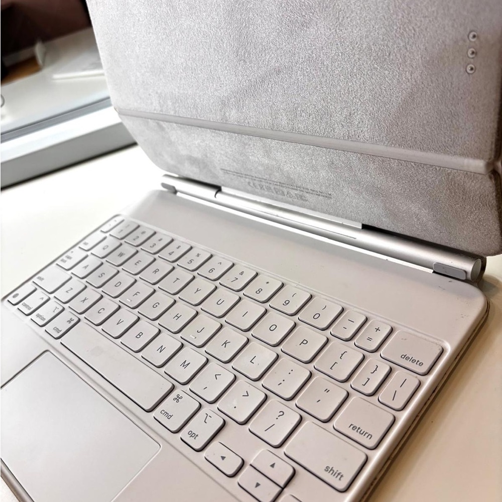 Apple iPad Magic Keyboard 11 in